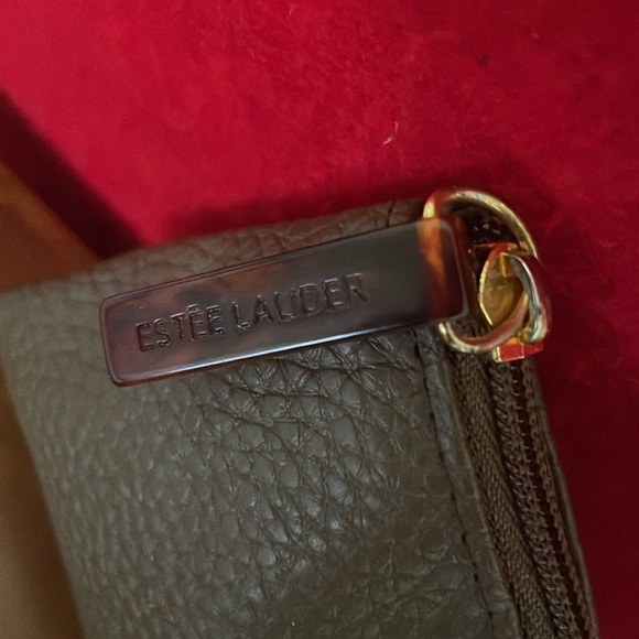 Estée Lauder Small Dark Brown Pebbled Leather Makeup Bag-Zipper Closure-Lined - Picture 2 of 4